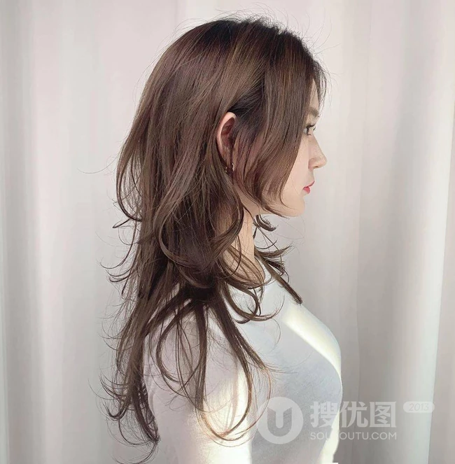 复古潮流，女生时尚发型的另类诠释，一组20张长发高碎发女生发型图片 第5张