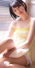 清新清新，看了让人很舒心的短发少女肩带衣短裤室内写真图片