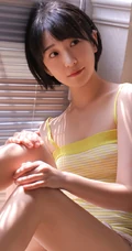 清新清新，看了让人很舒心的短发少女肩带衣短裤室内写真图片