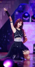 THE9女团成员气质酷美舞台照，9位女孩各展不同舞台风魅力