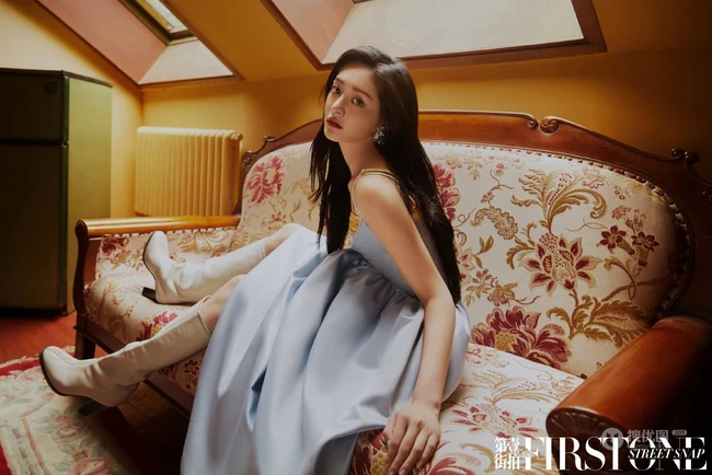 周洁琼柔美写真，多套服饰，知性优雅动人心弦