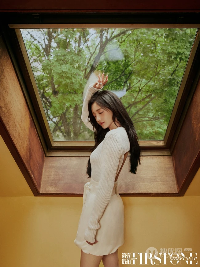 周洁琼柔美写真，多套服饰，知性优雅动人心弦