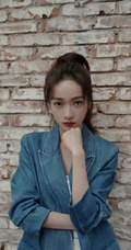 吴谨言简洁随心高扎马尾发型路人街拍既视感写真美照