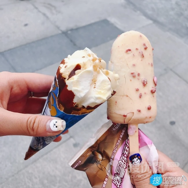 先来一波韩国料理，再来个餐后冰激凌蛋糕，真是愉快的一天 第5张