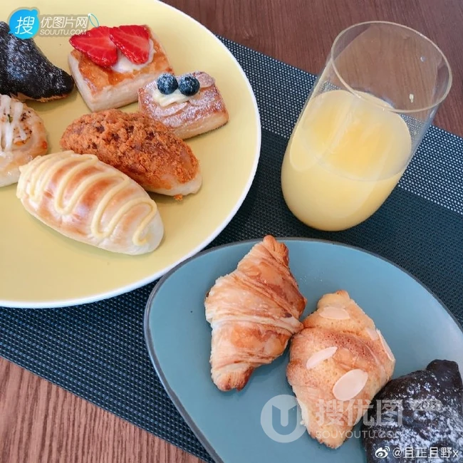 先来一波韩国料理，再来个餐后冰激凌蛋糕，真是愉快的一天 第4张