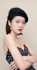 张雪迎清新灵动气质礼裙露肩装连衣裙写真图片