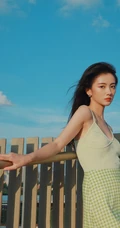 复古，港风，长发飘逸肩带衣格子裙气质小脸少女天台写真图片