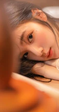 好精致漂亮的女孩，高颜值少女蕾丝衣短裤温暖动人室内写真图片