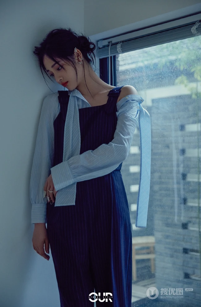 周洁琼背带连体衣裤唯美复古杂志写真图集