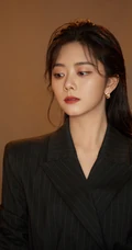 谭松韵非常好看竖纹西装短裙写真美照