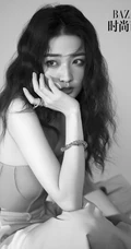 徐璐时尚芭莎杂志黑白写真，雀斑妆，卷发发型，做五彩斑斓的自己
