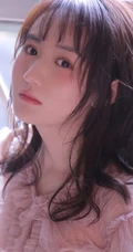 稚气未脱可爱气质可爱少女多套服饰居家清新灵动大胆写真图片
