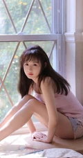 稚气未脱可爱气质可爱少女多套服饰居家清新灵动大胆写真图片
