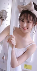 稚气未脱可爱气质可爱少女多套服饰居家清新灵动大胆写真图片