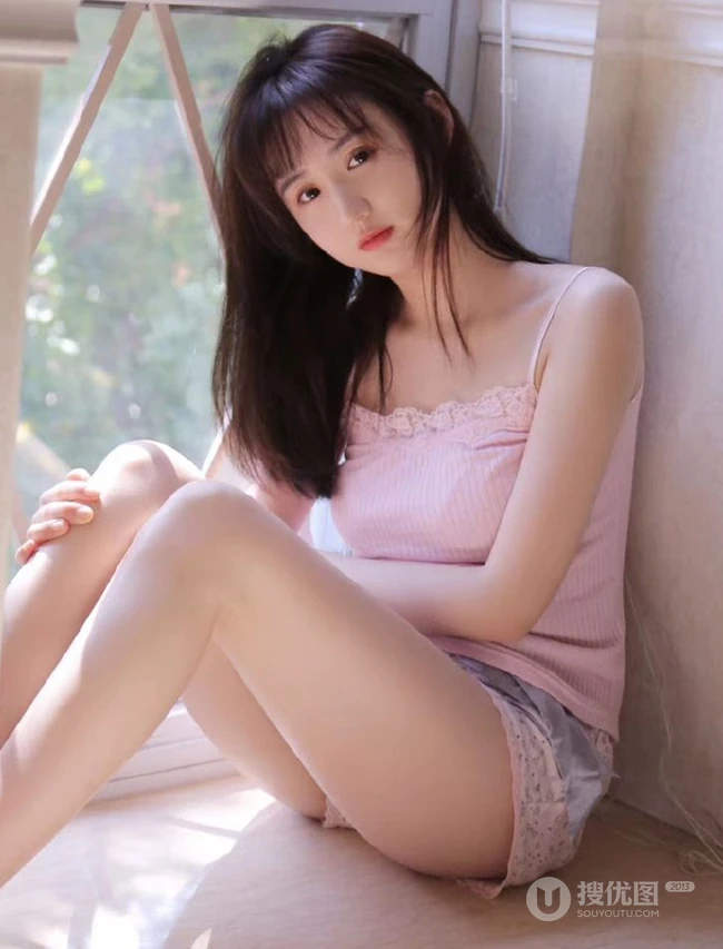 稚气未脱可爱气质可爱少女多套服饰居家清新灵动大胆写真图片