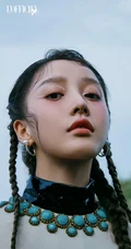 姜贞羽户外森系写真登某杂志图片