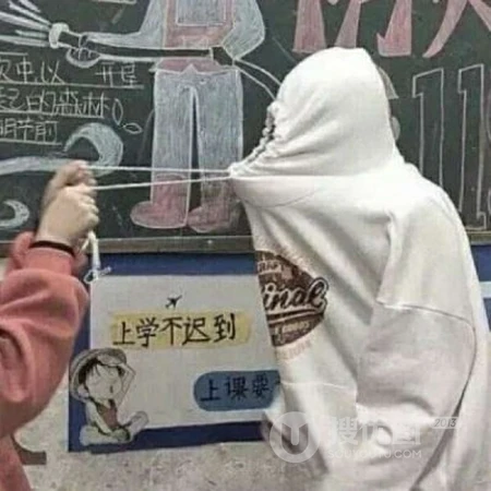 真实情侣日常逗比可爱互怼恩爱头像，真人情侣一人一半配对头像图片