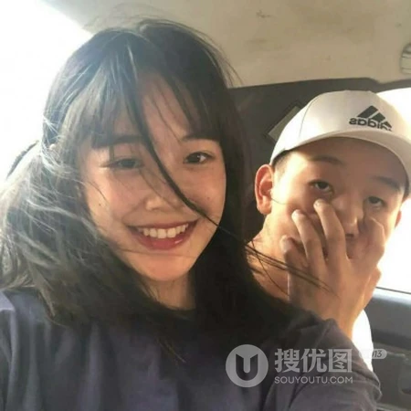 真实情侣日常逗比可爱互怼恩爱头像，真人情侣一人一半配对头像图片