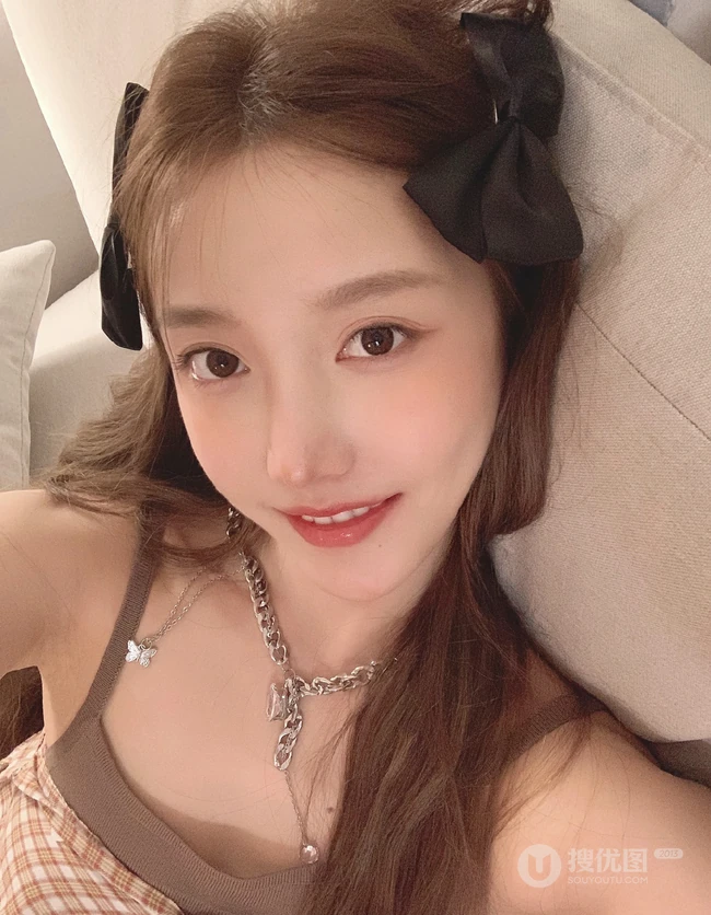 姜贞羽生活照，精选可爱俏皮女生姜贞羽自拍生活照美图