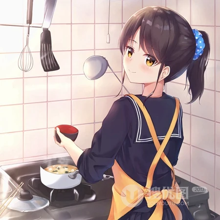 二次元动漫少女头像，围着围裙的动漫女生好看高清可爱头像图片