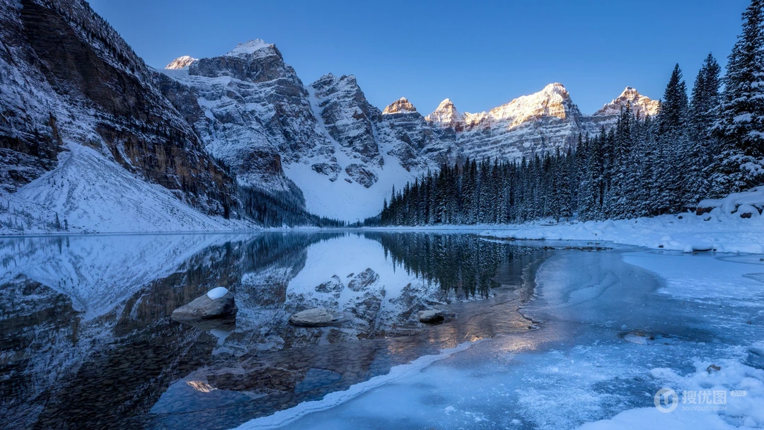 暴美的森林雪景高清电脑壁纸，简单纯洁