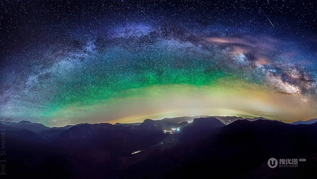 给人以震撼感的星空，星光，乌云，流星等唯美意境自然风光图片