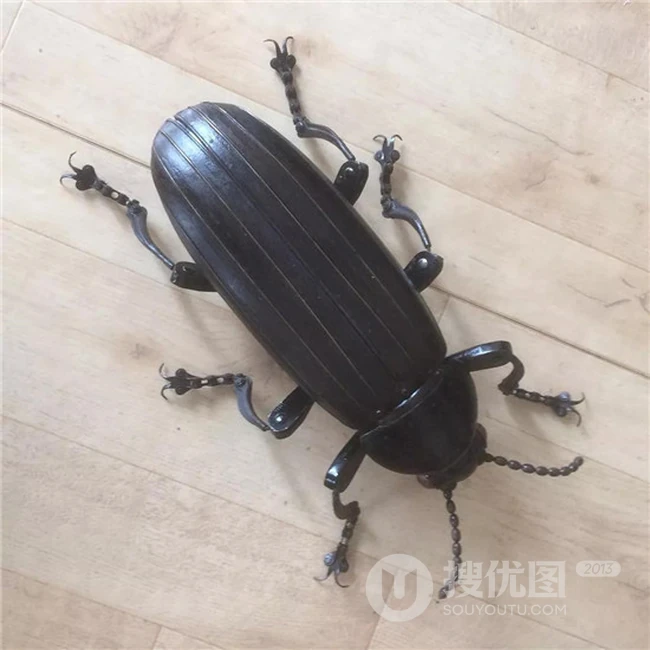 创意手工机械昆虫，以废旧金属物品打造，创意达人Edouard作品图片