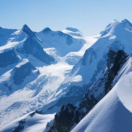 瑞、意边境的雪山，瑞士最高峰杜富尔峰唯美景色图片