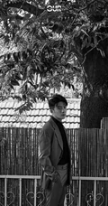陕西帅哥李泽锋帅气西服屋顶写真，这是要上房揭瓦啊！