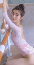 芭蕾舞女孩的一天，练习室里挥汗如雨的绝美紧身衣少女运动写真美图