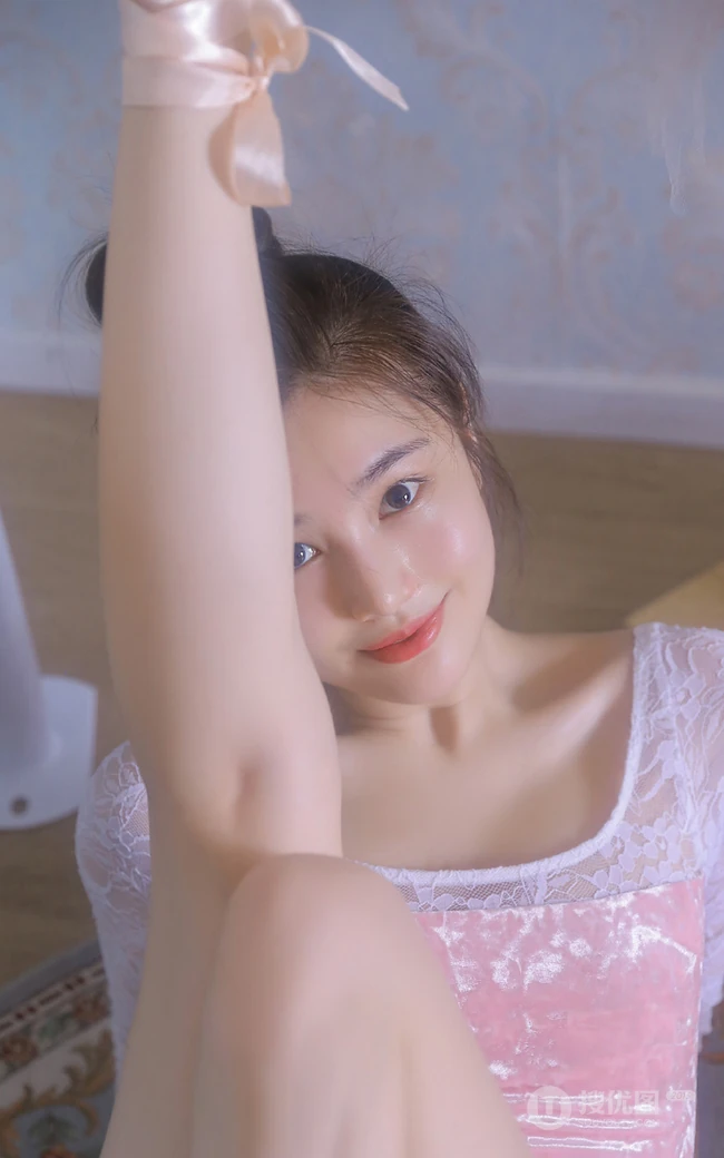 芭蕾舞女孩的一天，练习室里挥汗如雨的绝美紧身衣少女运动写真美图