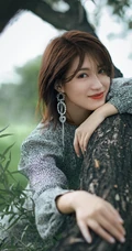苏青户外草地，小树林写真美照