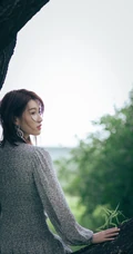 苏青户外草地，小树林写真美照