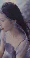 那片海，那个美丽的姑娘，长发飘逸女生肩带衣纱裙海边唯美摄影写真