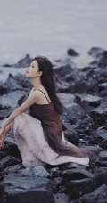 那片海，那个美丽的姑娘，长发飘逸女生肩带衣纱裙海边唯美摄影写真
