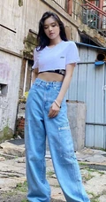 林允短款装白T牛仔裤搭配工厂风写真美照