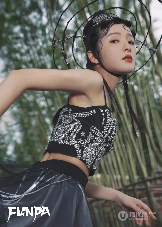 徐娇自创汉元素品牌复古风装扮杂志写真图片