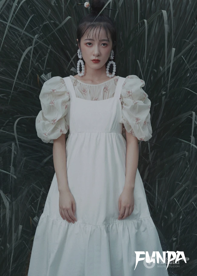 徐娇自创汉元素品牌复古风装扮杂志写真图片