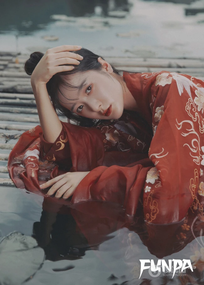 徐娇自创汉元素品牌复古风装扮杂志写真图片