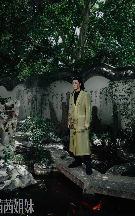 风度翩翩，玉树临风-潇洒美少年侯明昊帅气古装造型写真图片