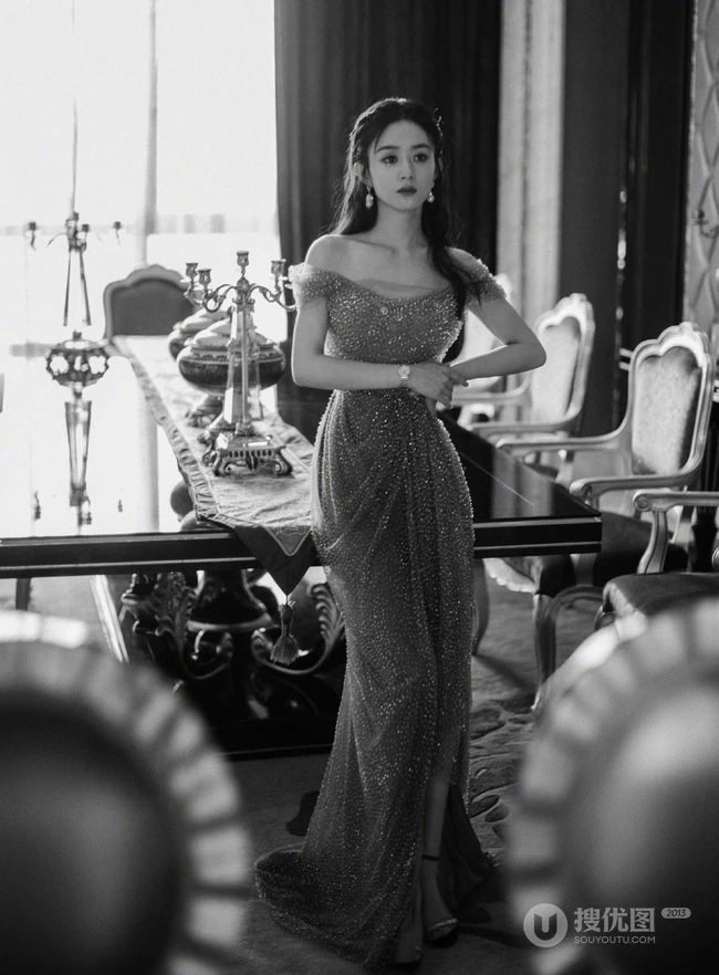 赵丽颖礼裙亮片轻纱长裙有优雅气质写真美照