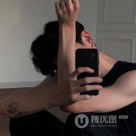 暖色背景真人帅哥渣男专用头像，酷帅，侧脸，肌肉男，气质男生头像图片