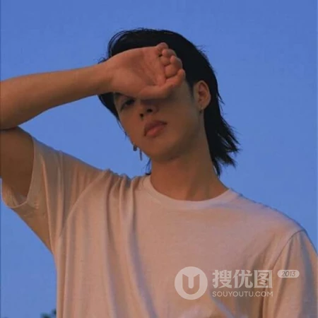 暖色背景真人帅哥渣男专用头像，酷帅，侧脸，肌肉男，气质男生头像图片