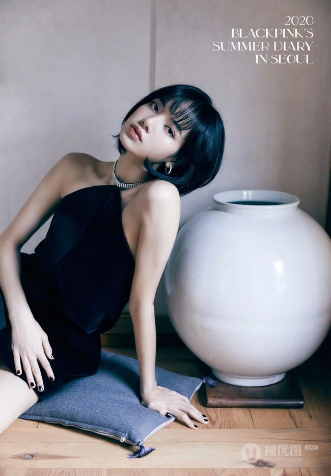 BLACKPINK成员金智秀、金智妮、朴彩英、LISA清凉夏日写真照