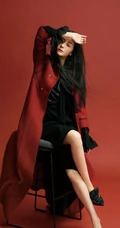 杨幂超燃气质写真，多套时尚，时髦服饰装扮登某杂志写真图集