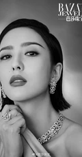 佟丽娅大背梳发型登杂志写真，多套服饰诠释柔美气质优雅女人气质