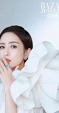 佟丽娅大背梳发型登杂志写真，多套服饰诠释柔美气质优雅女人气质