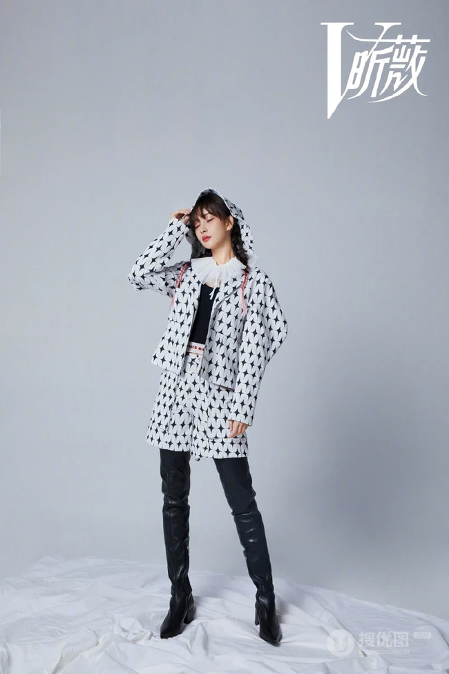 孟子义百变时尚昕薇杂志写真，身材苗条的她，少女心满满