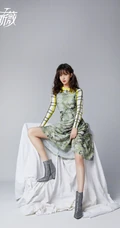 孟子义百变时尚昕薇杂志写真，身材苗条的她，少女心满满