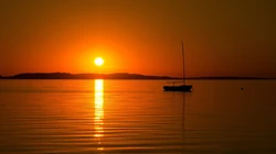 超级唯美的水天一线的风景桌面壁纸，力荐！
